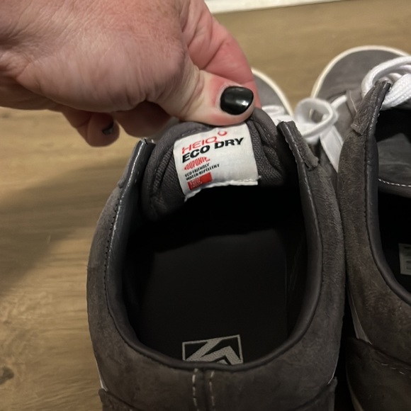 Vans - Picture 5 of 7